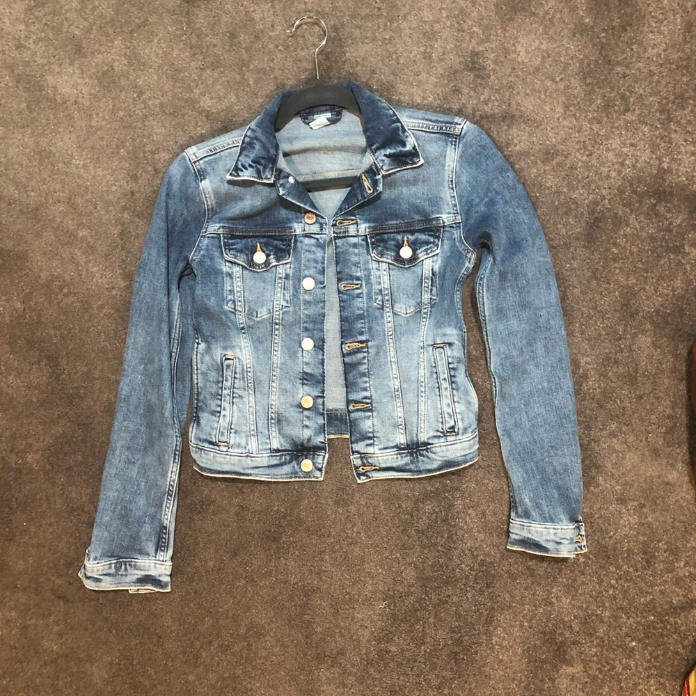 H&M Jean Jacket Size Us2 Like New!